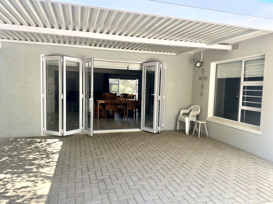 4 Bedroom Property for Sale in Panorama Western Cape